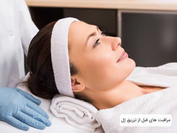 تصویر خانمی با سربند سفید و لبیاس سفید خوابیده به پشت منتظر تطزیق ژل توسط دکتر می باشد . زمینه تصویر تار و روشن می باشد